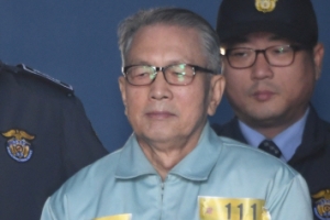 [서울포토] 김기춘, ‘블랙리스트’ 항소심서 징역 4년