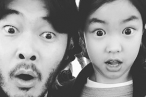 “엄마 응원해요” 하루, 강혜정 ‘저글러스’ 촬영장 방문 인증샷