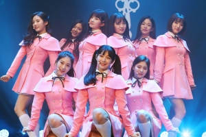[현장영상] 프로미스나인 ‘유리구두’ 쇼케이스 무대
