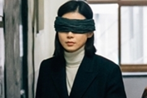 ‘마더’ 이보영-허율, 두 눈 가린 채 의문의 장소行 ‘무슨 일?’