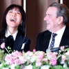 ‘결혼 발표’ 슈뢰더 전 독일 총리-김소연씨…웃음 끊이지 않는 다정한 모습