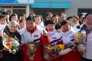 [서울포토] 밝게 웃는 북한 여자 아이스하키 선수들