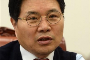 檢, 홍문종 ‘불법 정치자금 의혹’ 집·사무실 등 압수수색