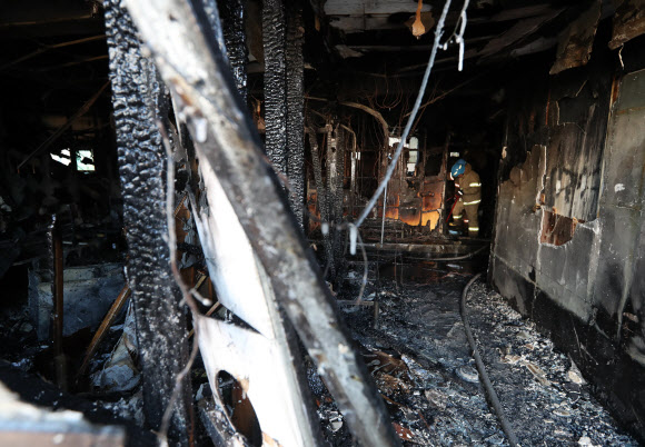 화재가 난 응급실 내부  26일 오전 7시 30분께 경남 밀양시 가곡동 세종병원 응급실에서 화재가 난 내부 현장. 연합뉴스