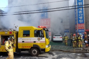 제천 한 달 만에 밀양… 37명 병원 화재 대참사