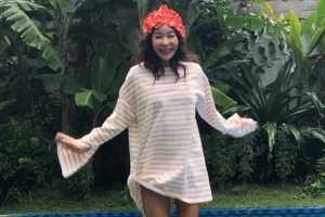 ‘12억 다리보험’ 이혜영, 발리서 공개한 명품 각선미