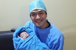 이지훈 득남, 붕어빵 아들 인증 ‘세상에서 가장 행복한 미소’