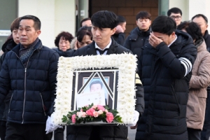 엄마 마지막 가는 길 못 본 뇌병변 아들… 구조 나섰던 소방관 가족도 참변