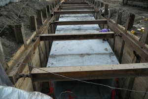 뻥 뚫린 구로 하수관