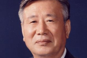 소환 불응한 이중근… 檢 “오늘 다시 나와라”