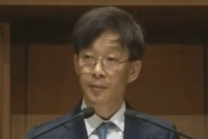 ‘여검사 성추행’ 안태근 간증 “면직으로 극심한 고통받아…교만 회개”