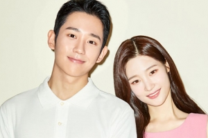 정해인X정채연, 대세 남녀의 커플 화보 ‘심쿵 케미’