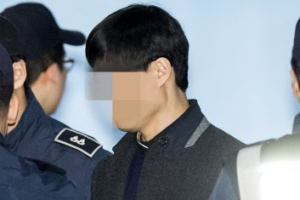 故 신해철 집도의, 2심서 징역 1년 실형···법정 구속