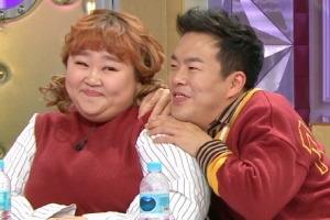 ‘라스’ 김민기-홍윤화, 美친 달달함...“홍윤화 만나기 전과 후로 인생 나뉜다”