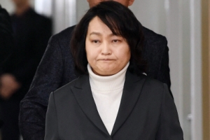 [서울포토] 기자간담회장에 입장하는 조희진 서울동부지검장