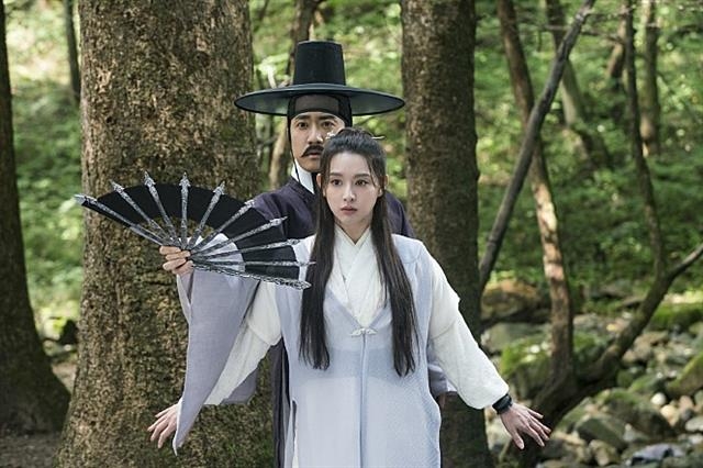 김명민·김지원