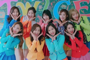 일본 광고계도 접수?…트와이스, 첫 일본 TV 광고 출연