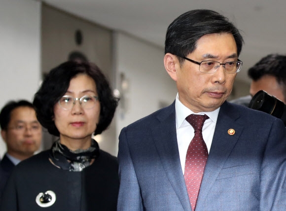 박상기 법무부 장관과 권인숙 위원장