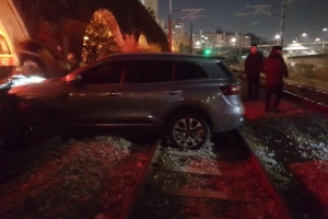 [단독]만취해 차 몰고 기찻길 달린 40대 남성