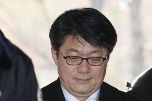 검찰 ‘MB국정원 특활비 수수·사찰 입막음’ 김진모 구속기소