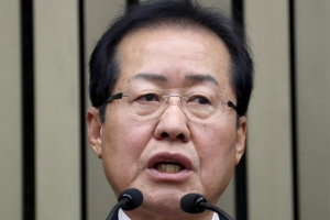 홍준표 “배신자 집단”…국민의당-바른정당 통합 ‘미래당’ 견제