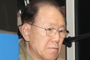 ‘국정원 특활비’ 수사 검찰 “MB가 주범, 김백준은 방조범”