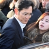 ‘이재용 석방’ 삼성 변호인단 “재판부 판결에 경의”