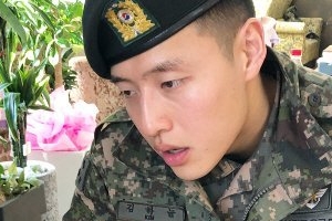 헌병 강하늘, 근황 포착 ‘피자 먹방에 지쳐..’