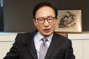 검찰 “MB 조사실 박차고 나가면?” 질문에…“그러실 일 있겠나”