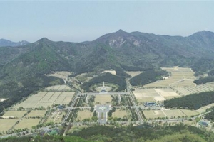 [생각나눔] “포화 대비한 납골당 시급” “묘역 흠집 관통도로 안돼”