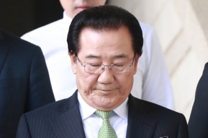 ‘공천헌금’ 박준영, 징역 2년6개월 확정돼 의원직 상실…곧 수감