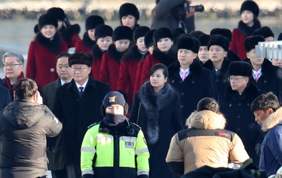 [올림픽] 만경봉호 내린 현송월