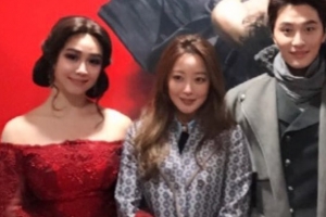 김희선, ‘품위’ 남편 정상훈과 뮤지컬 나들이 “안나 카레리나 최고”