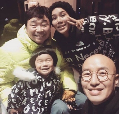 강원래 가족 홍석천 사진=홍석천 인스타그램