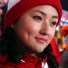 북한 응원단 붉은색 체육복 입고 ‘미소’ 단일팀 응원준비