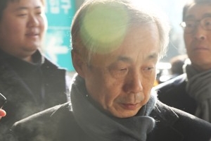 ‘DJ 뒷조사 협력’ 이현동 전 국세청장 구속…법원 “주요 혐의 소명”