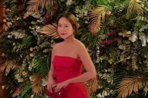 ‘결혼 2년 차 새댁’ 배우 김정은, 홍콩 파티서 포착...남편과 데이트♥