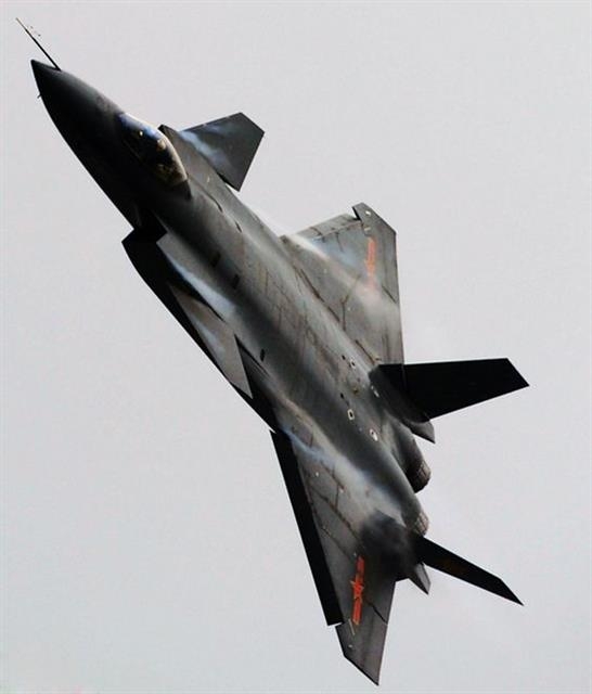 중국의 ‘J20’ 전투기.
