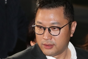 이시형, 다스 전무에서 평사원 강등…MB 소환 직전 꼼수?