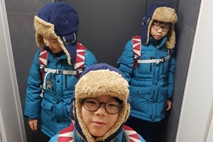 송일국 아들 삼둥이, 털모자+패딩으로 완전 무장 ‘귀요미 3인방’