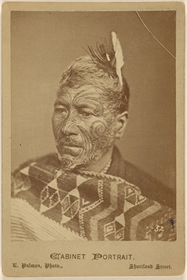 뉴질랜드 마오리족 추장 하티 위라 타카히(아시아의 타투전·미국 장 폴 게티 미술관)
