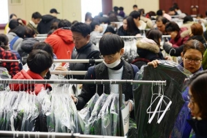 동대문 “새 학기 교복 걱정마세요”