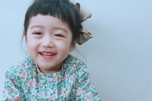 “새해 복 많이 받으세요”...김미려 딸 모아, 귀여운 설 인사