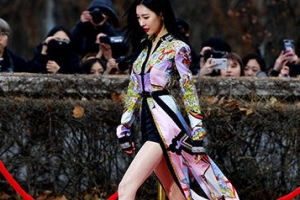 [포토] 선미, 핫팬츠에 드러난 매끈한 각선미