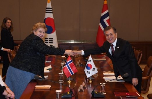 [서울포토] 문재인 대통령, 솔베르그 노르웨이 총리와 정상회담