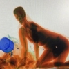 X레이 검색대로 들어간 여성, 황당 이유
