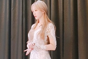 “매혹적 뒤태” EXID 하니, 눈부신 웨딩드레스 자태