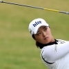 ‘수퍼루키’고진영, LPGA 데뷔전서 우승… 67년 만에 진기록