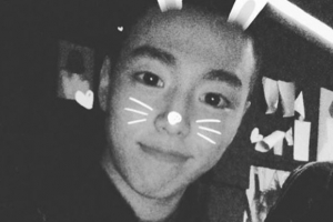 이현우 오늘(19일) 입대, 짧은 머리 인증샷 공개 ‘굴욕 無’