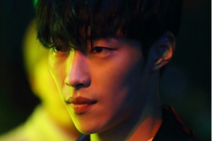 ‘위대한 유혹자’ 우도환, 여심 사로잡는 치명적인 눈빛 ‘남성美’